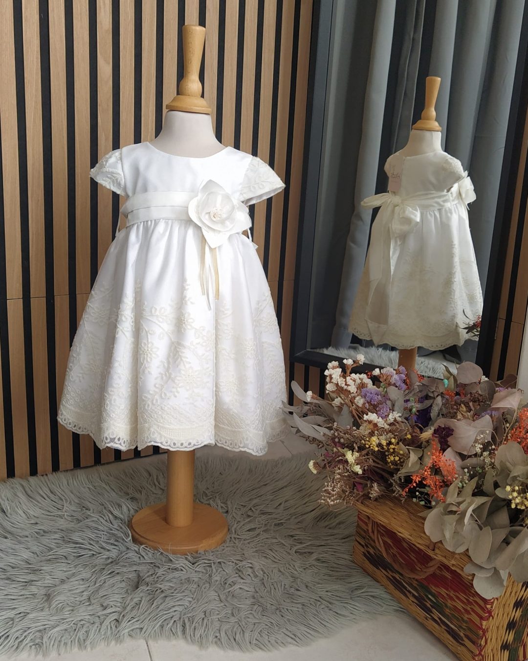 vestido branco curto cerimonia menina tilili